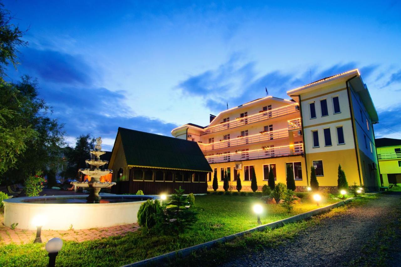 Hotel Continent بوليانا المظهر الخارجي الصورة