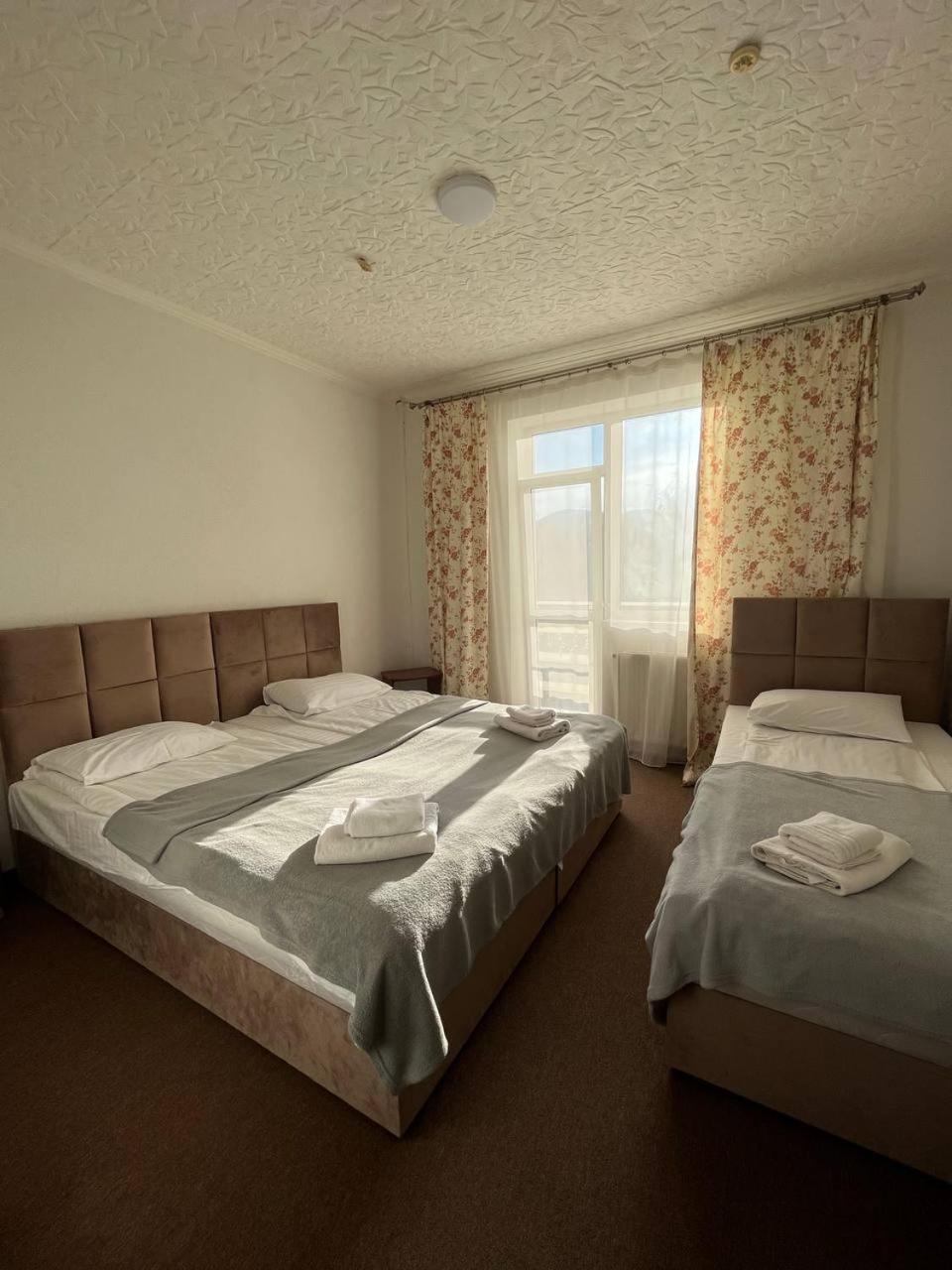 Hotel Continent بوليانا المظهر الخارجي الصورة